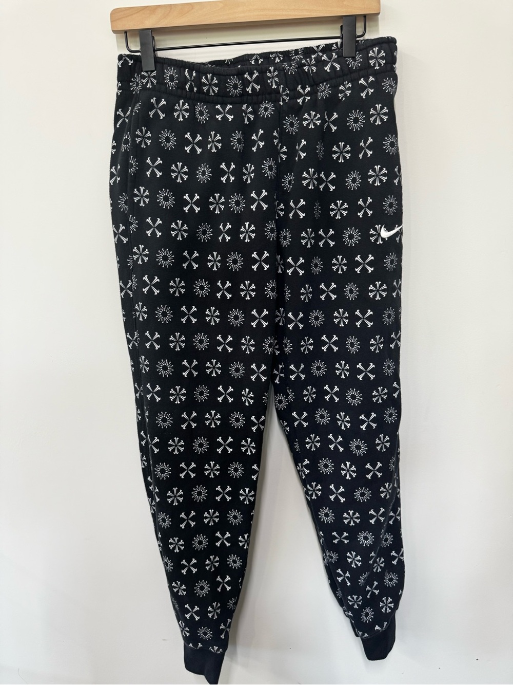 Nike Black Patterned Women's Jogger Track Pants